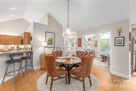 90 Mountain Meadow Circle Weaverville NC 28787