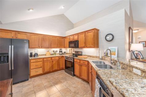 90 Mountain Meadow Circle Weaverville NC 28787