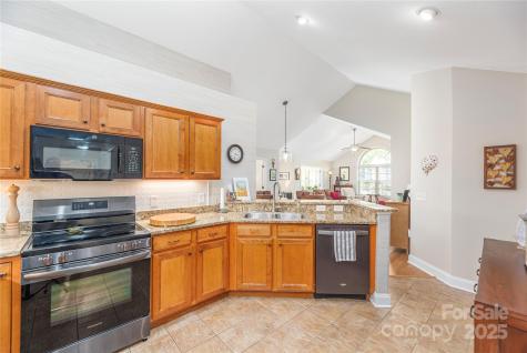 90 Mountain Meadow Circle Weaverville NC 28787