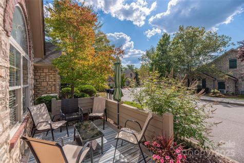 90 Mountain Meadow Circle Weaverville NC 28787