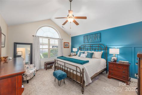 90 Mountain Meadow Circle Weaverville NC 28787