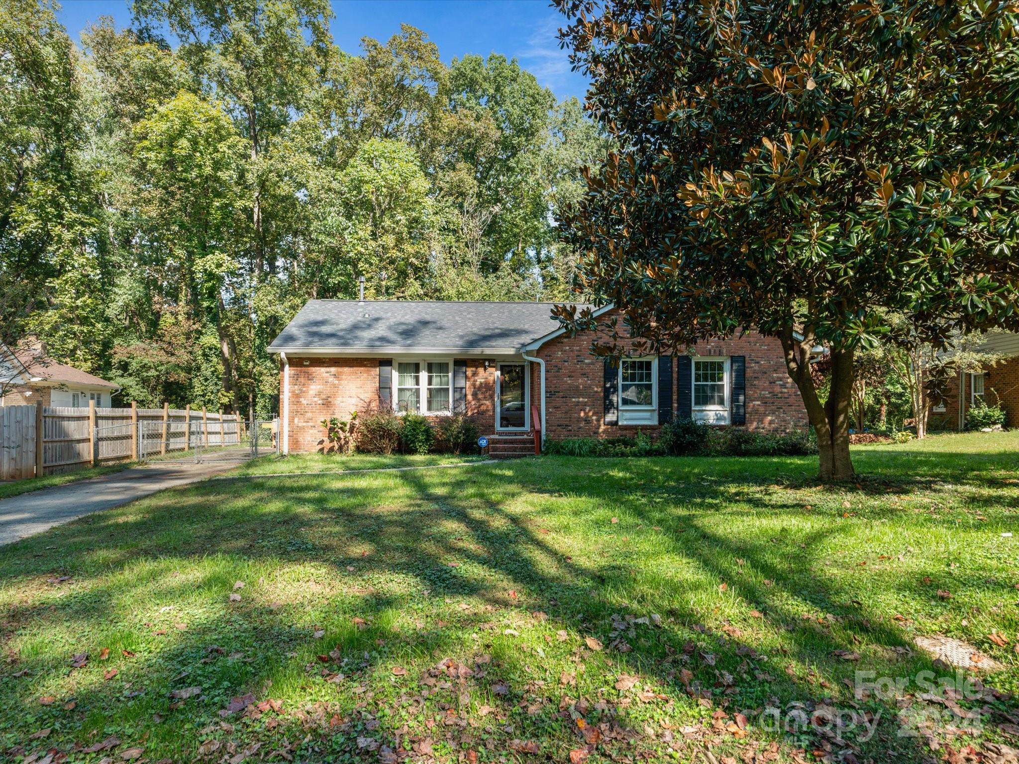 6221 Cross Creek Lane Charlotte NC 28212
