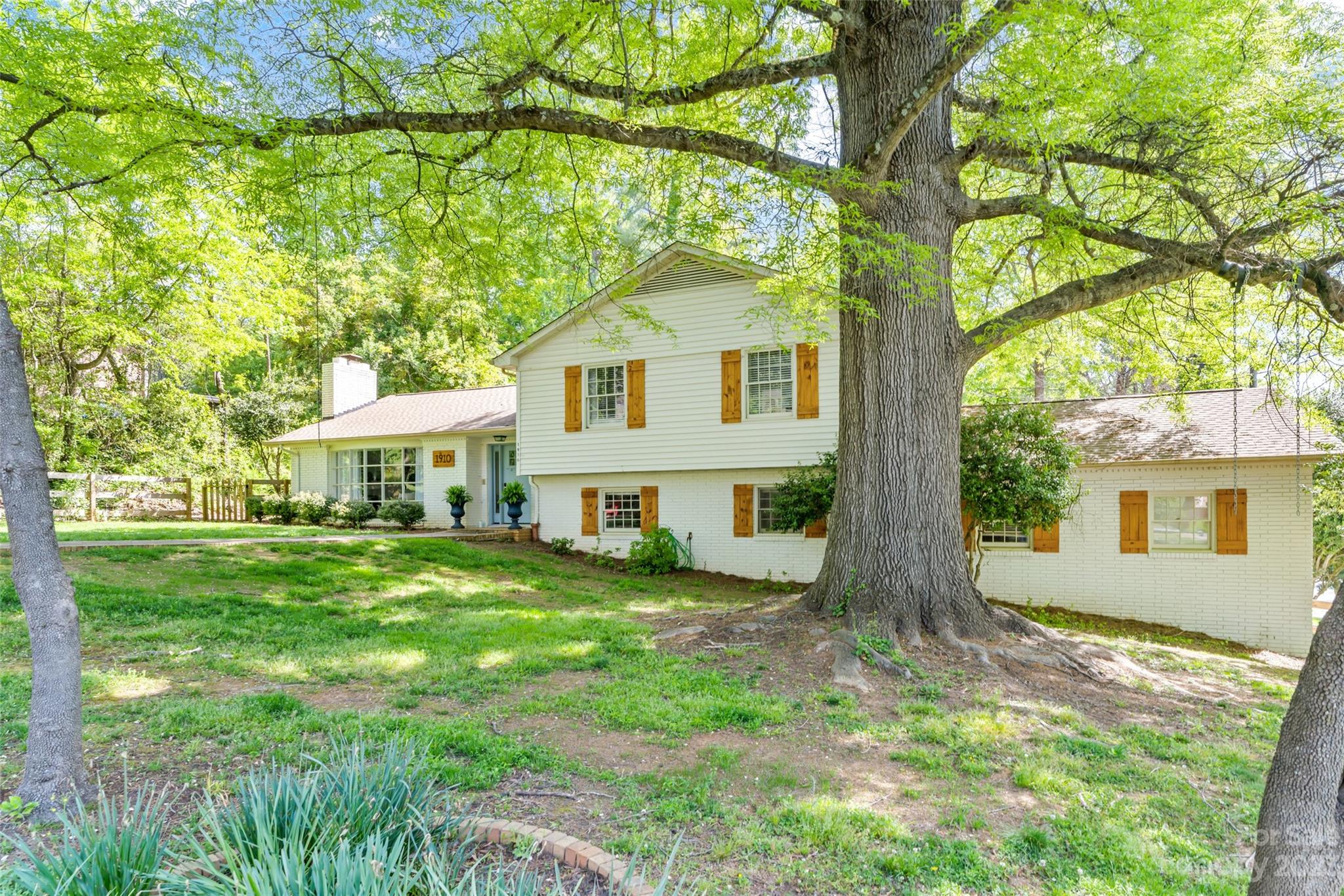 1910 10th Street Place NW Hickory NC 28601