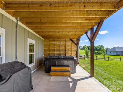 16 Pisgah Ridge Trail Mills River NC 28759