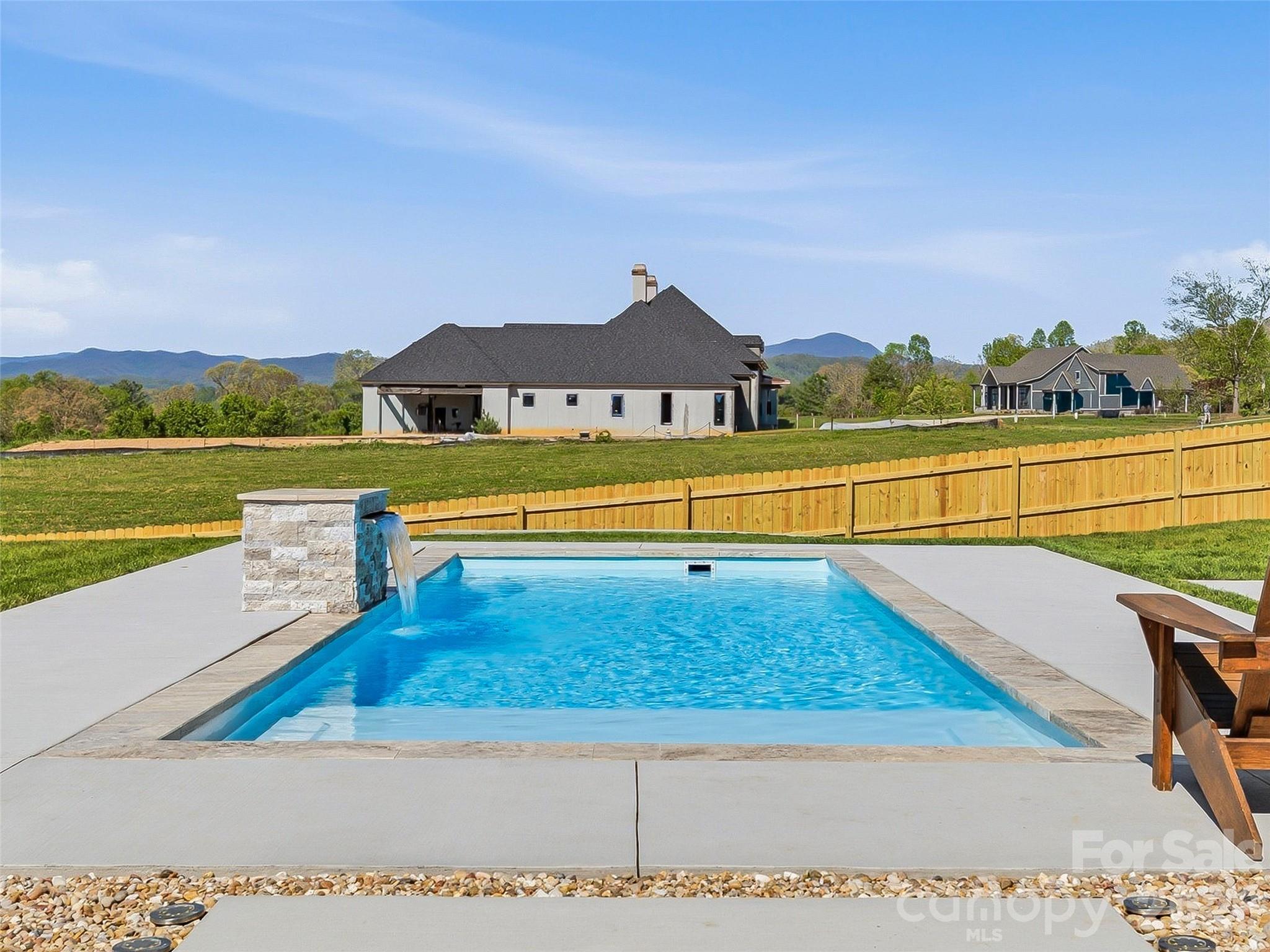 16 Pisgah Ridge Trail Mills River NC 28759