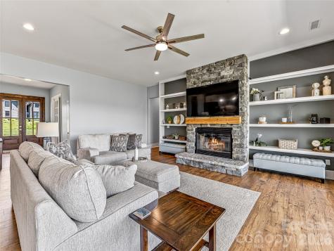 16 Pisgah Ridge Trail Mills River NC 28759