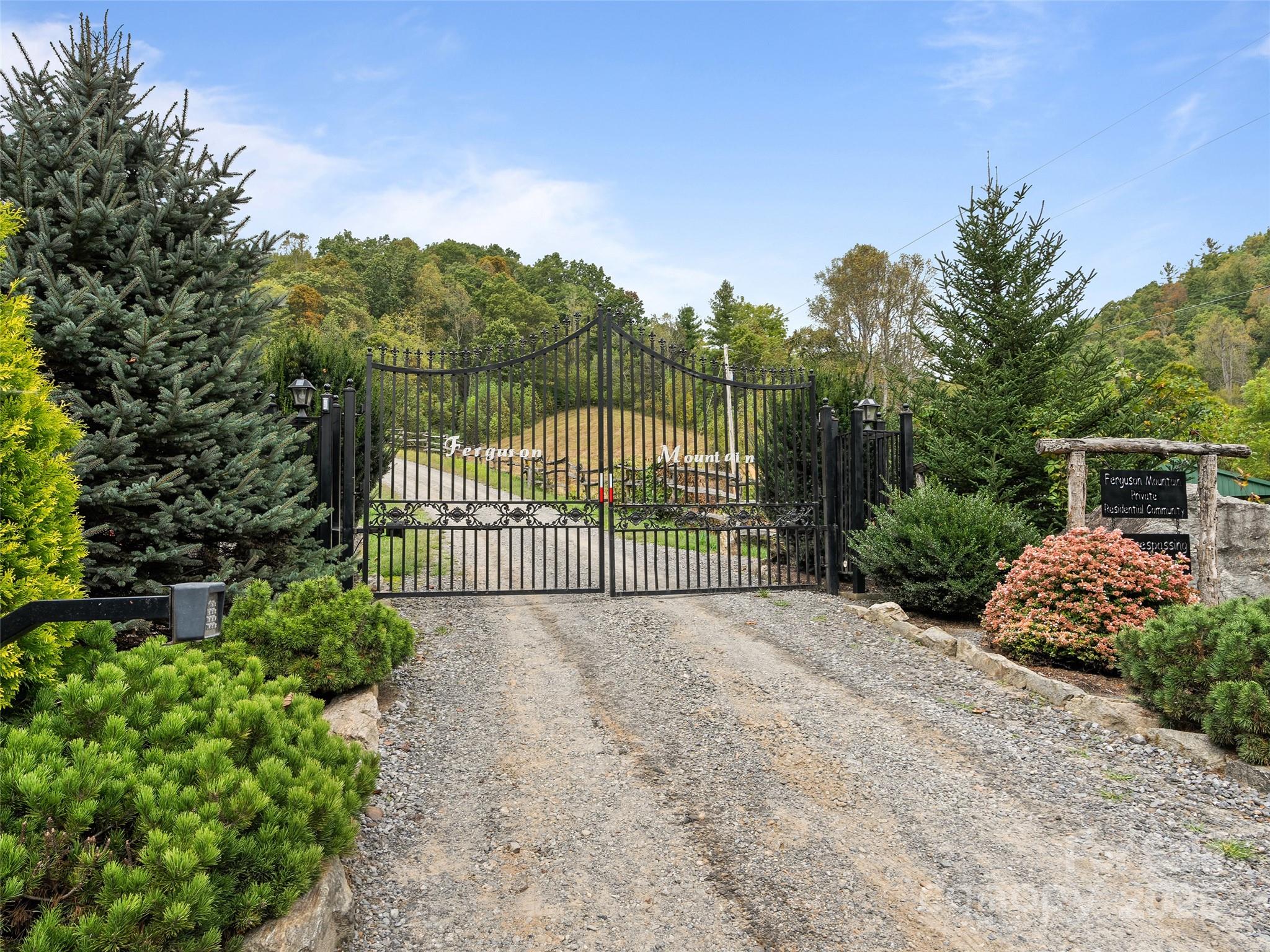 1231 Grandeur Heights Clyde NC 28721