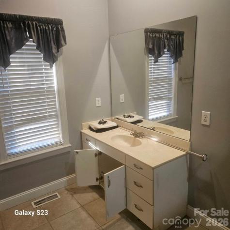 2119 Lakeview Lane Charlotte NC 28214