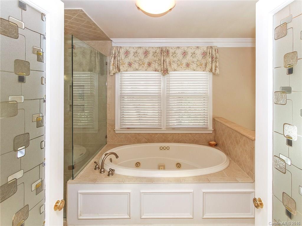 2018 Manor Mill Road Charlotte NC 28226