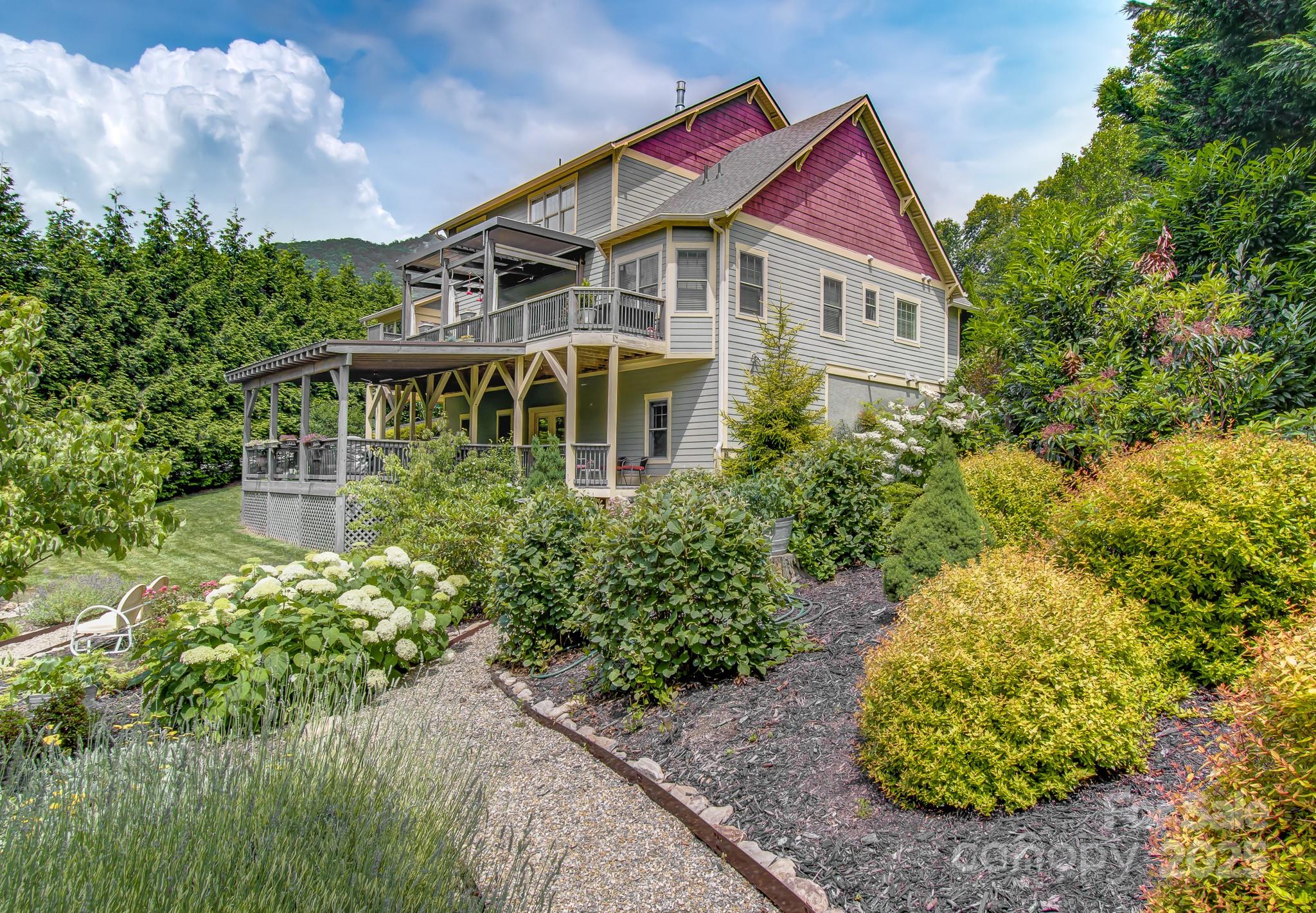 35 Village Pointe Lane Asheville NC 28803