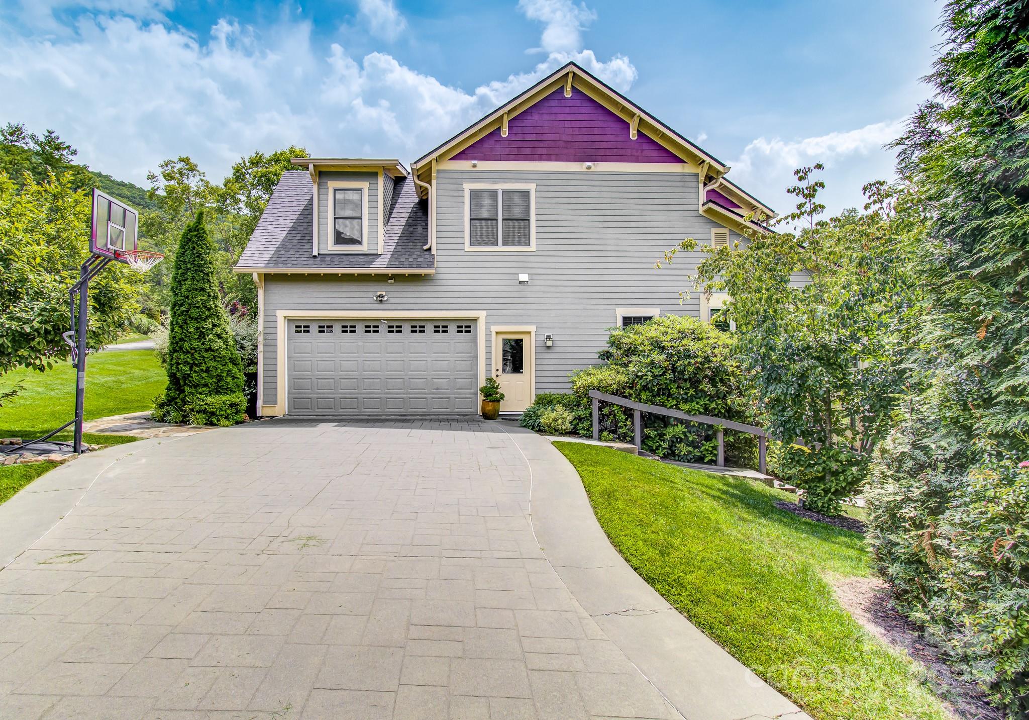 35 Village Pointe Lane Asheville NC 28803