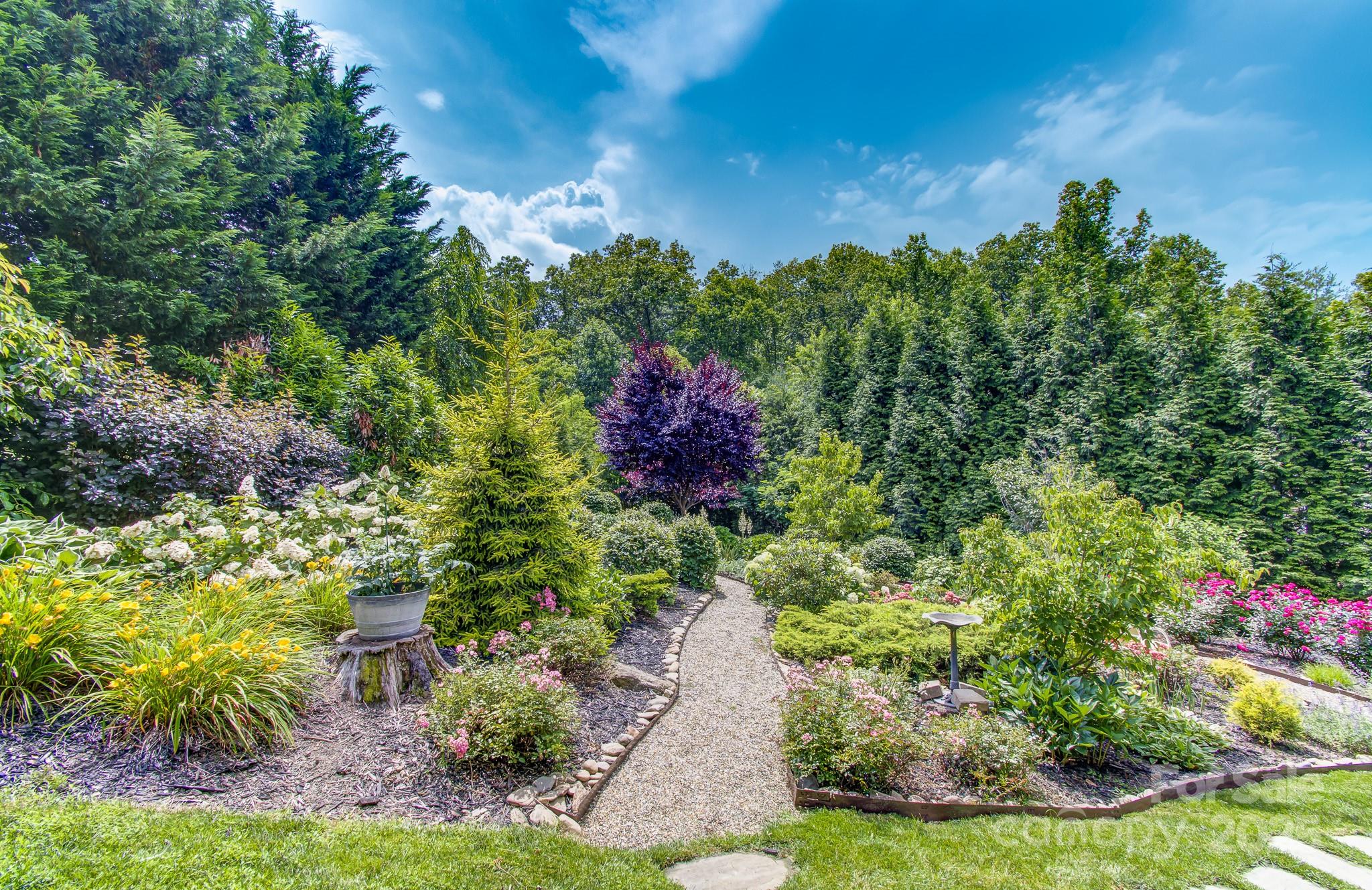 35 Village Pointe Lane Asheville NC 28803