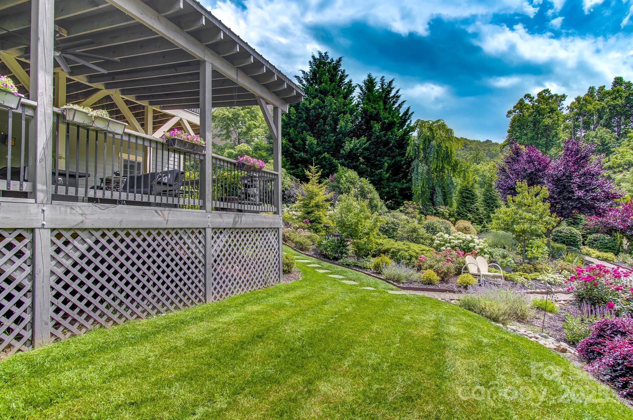 35 Village Pointe Lane Asheville NC 28803