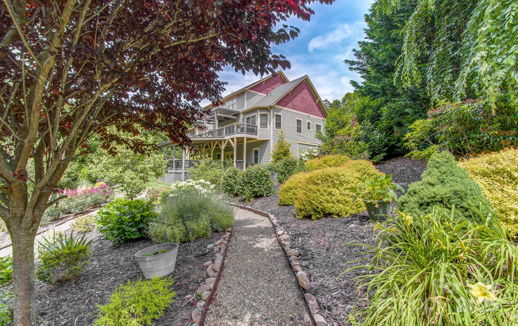 35 Village Pointe Lane Asheville NC 28803