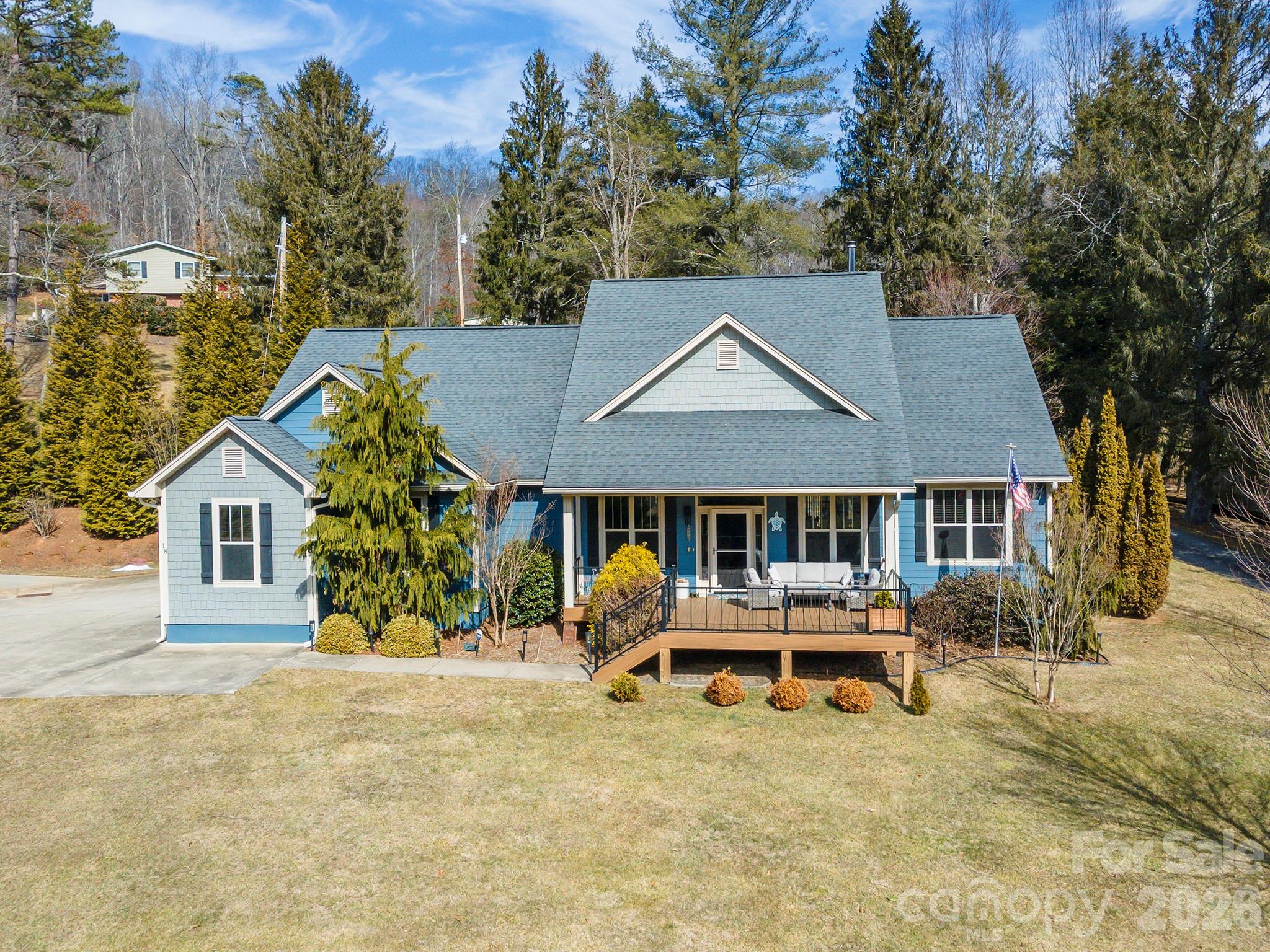 18 Hoye Lane Candler NC 28715