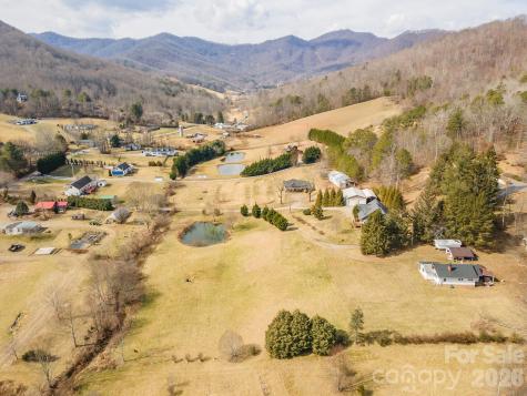 18 Hoye Lane Candler NC 28715