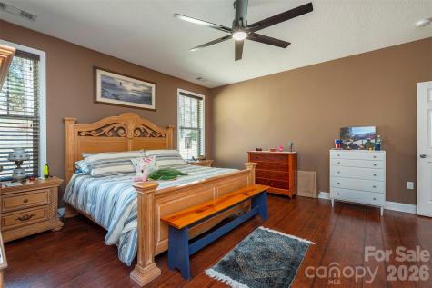 18 Hoye Lane Candler NC 28715