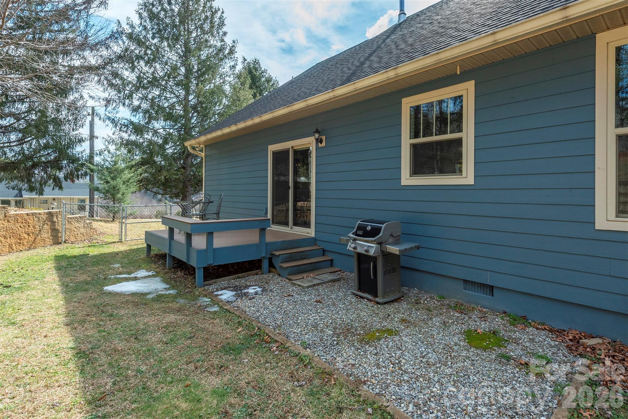18 Hoye Lane Candler NC 28715