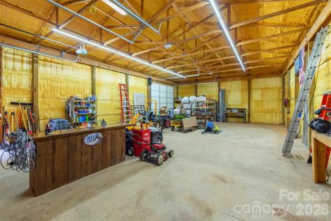 18 Hoye Lane Candler NC 28715