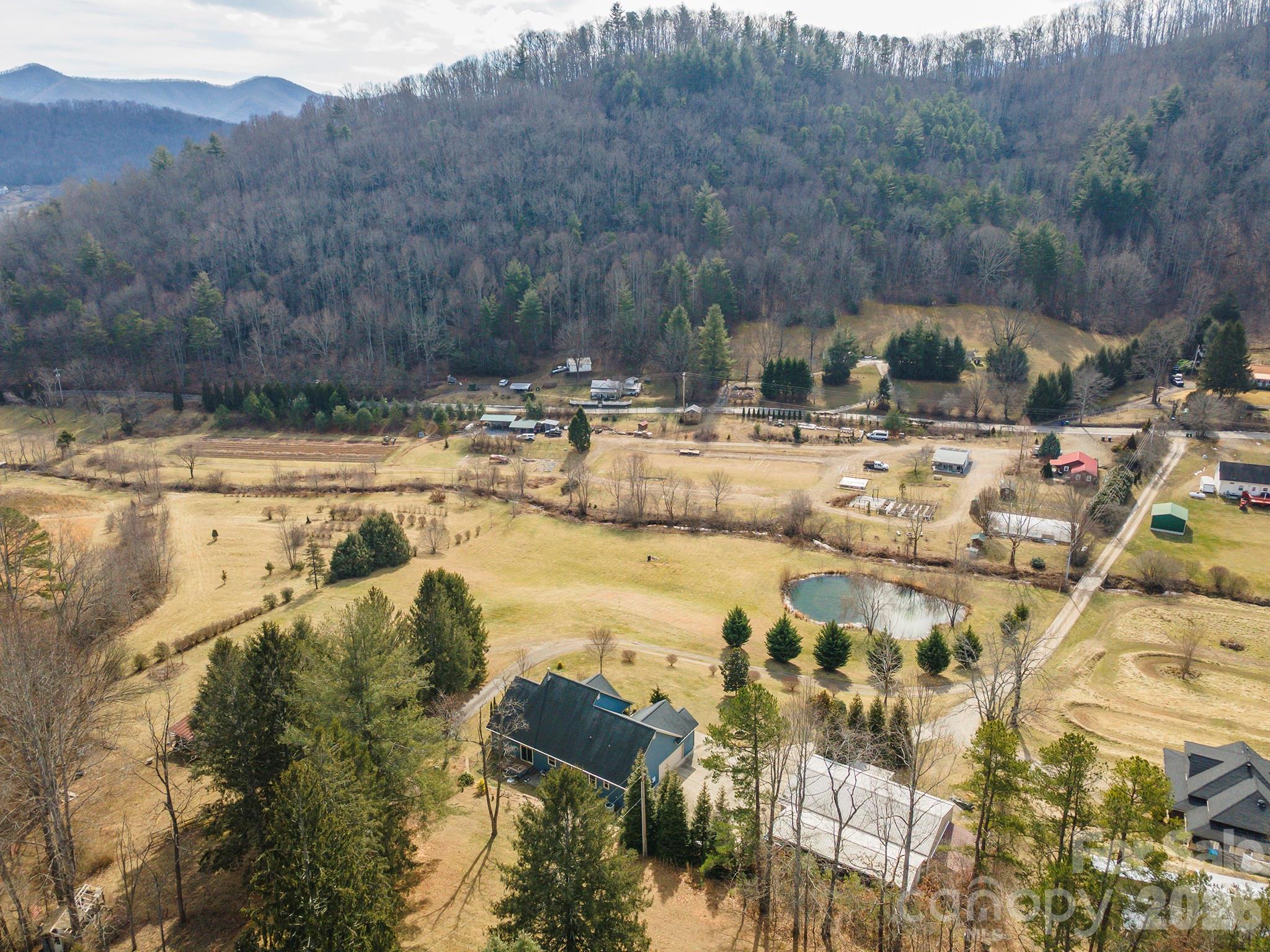 18 Hoye Lane Candler NC 28715