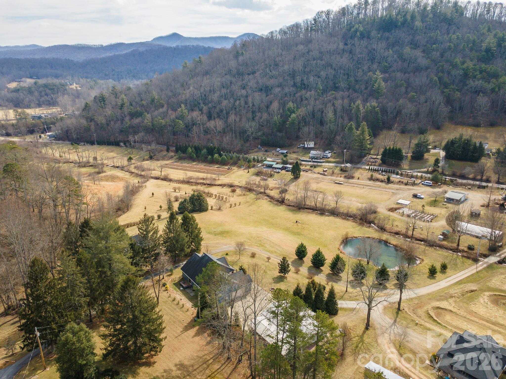 18 Hoye Lane Candler NC 28715