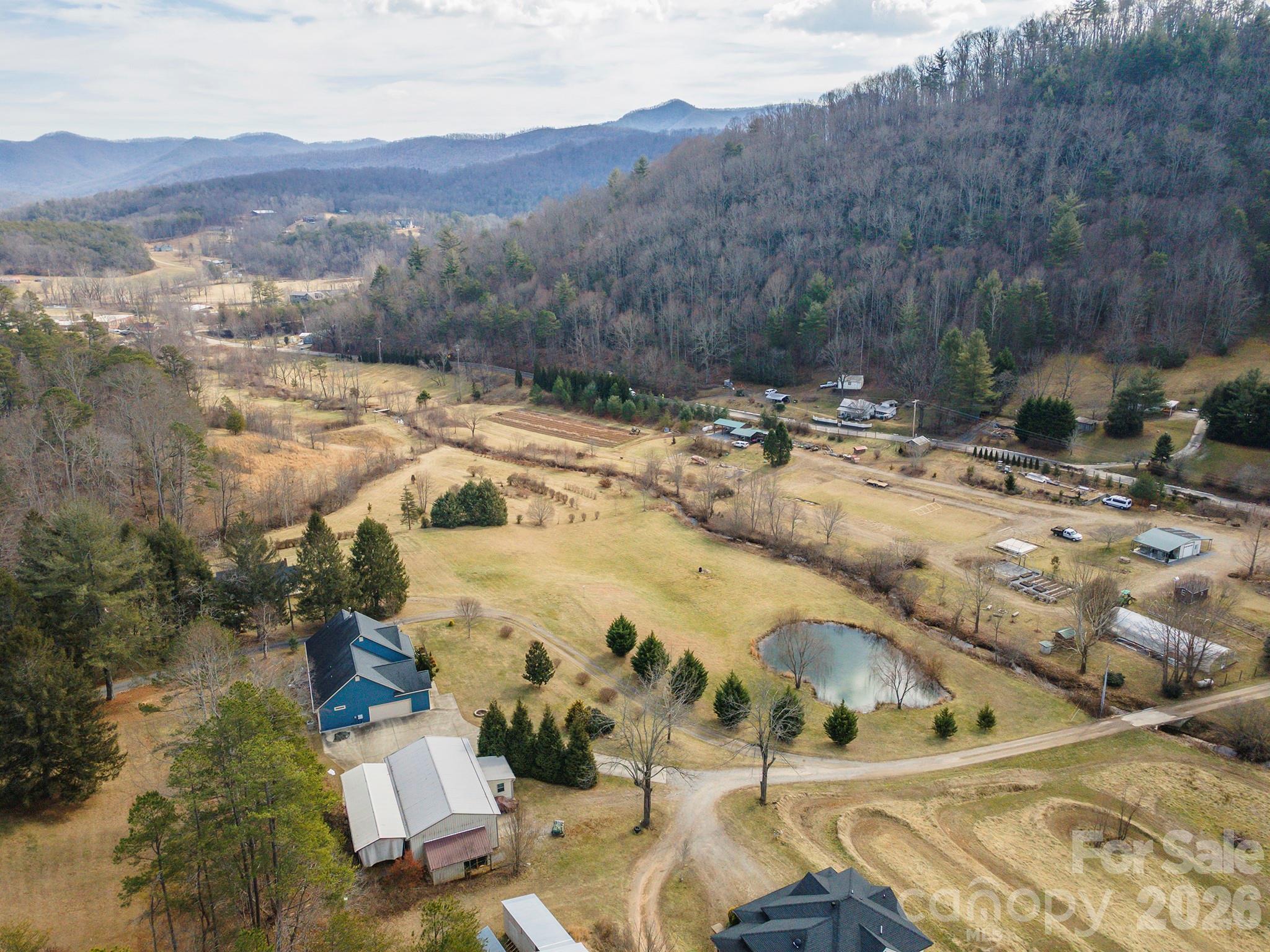 18 Hoye Lane Candler NC 28715