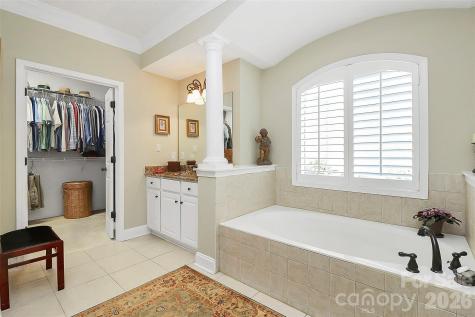 13824 Glen Abbey Drive Charlotte NC 28278