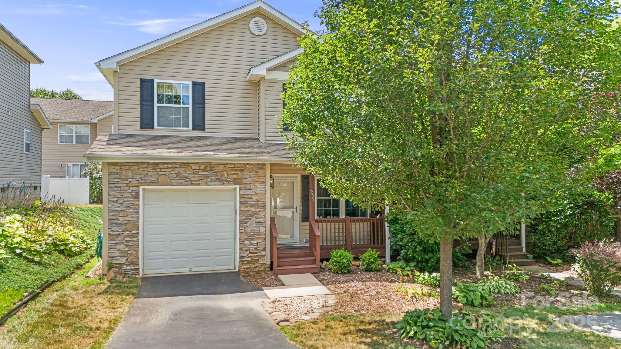 207 Pembrook Road Swannanoa NC 28778