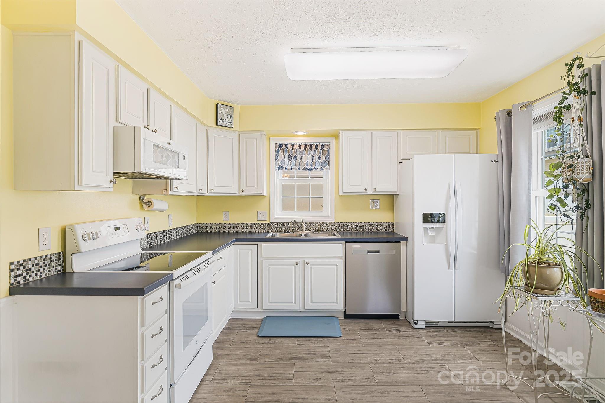 207 Pembrook Road Swannanoa NC 28778