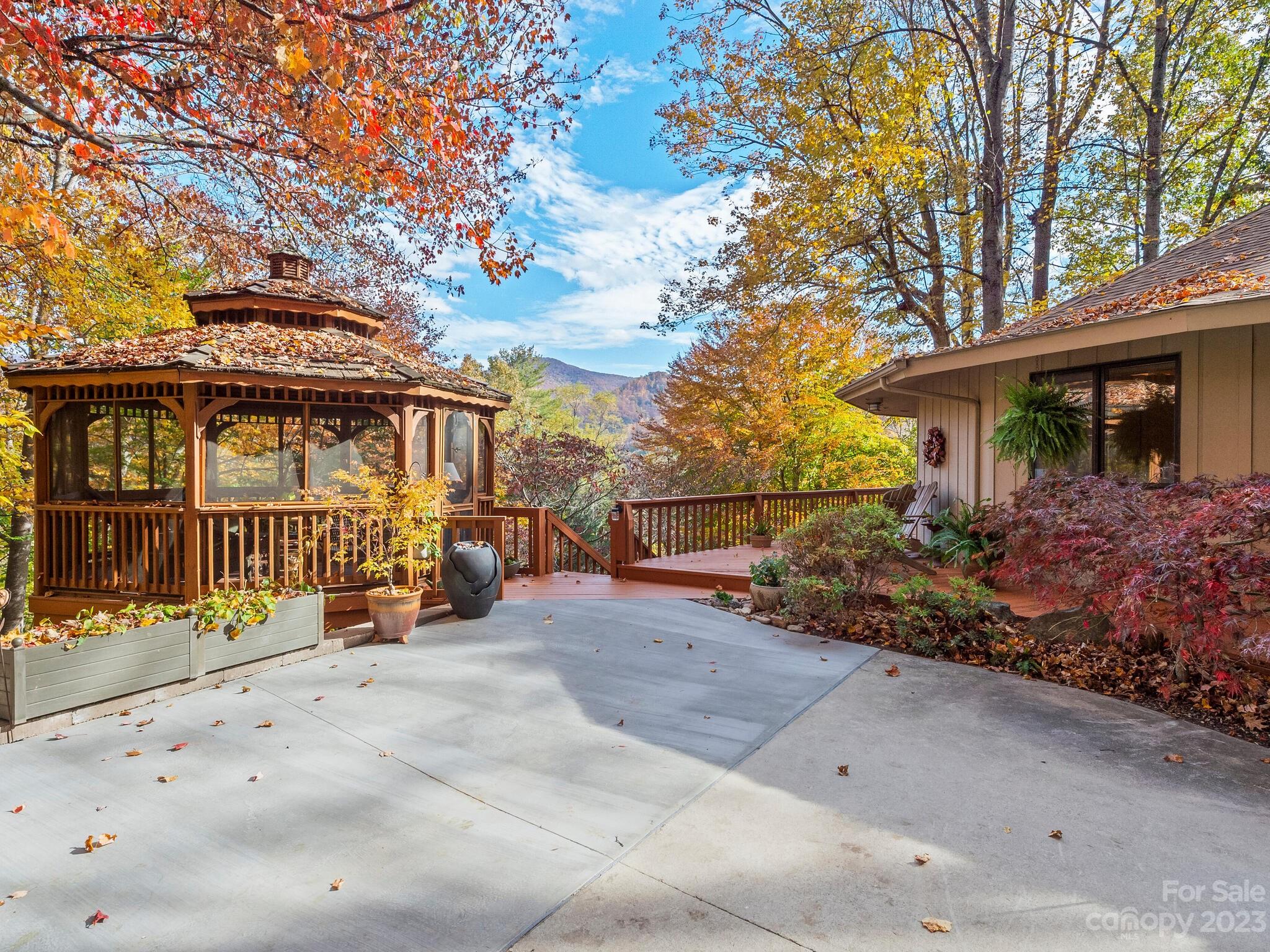 52 Camelfield Road Weaverville NC 28787