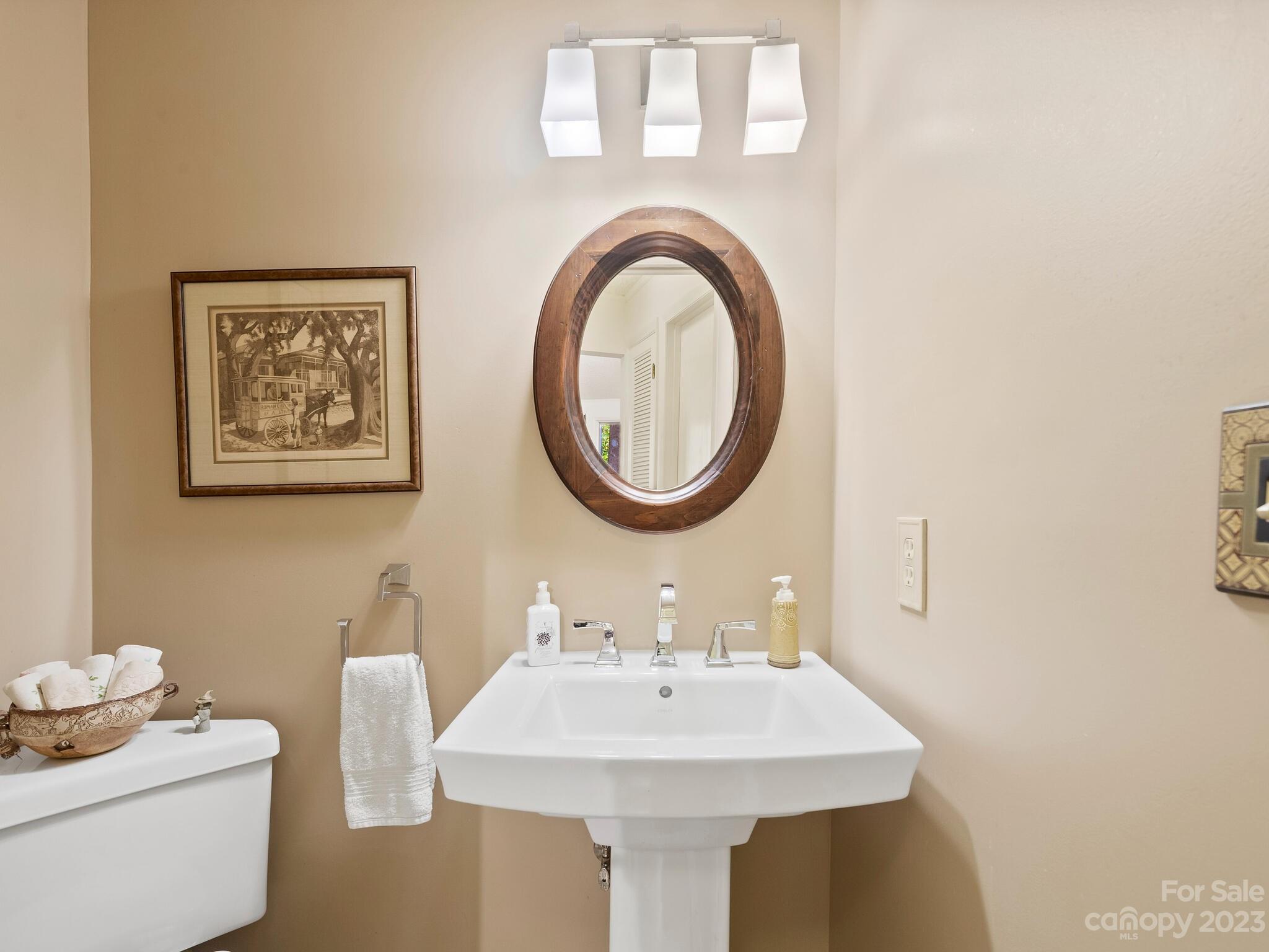 52 Camelfield Road Weaverville NC 28787