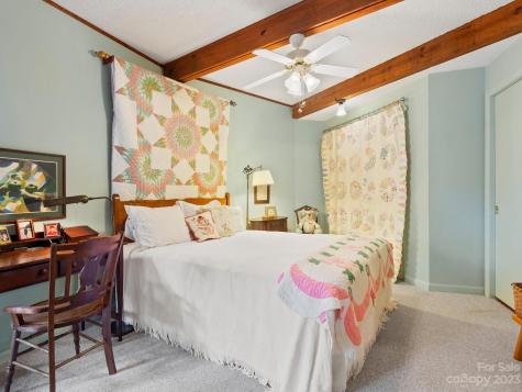 52 Camelfield Road Weaverville NC 28787