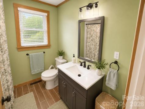 1344 12th Avenue NE Hickory NC 28601