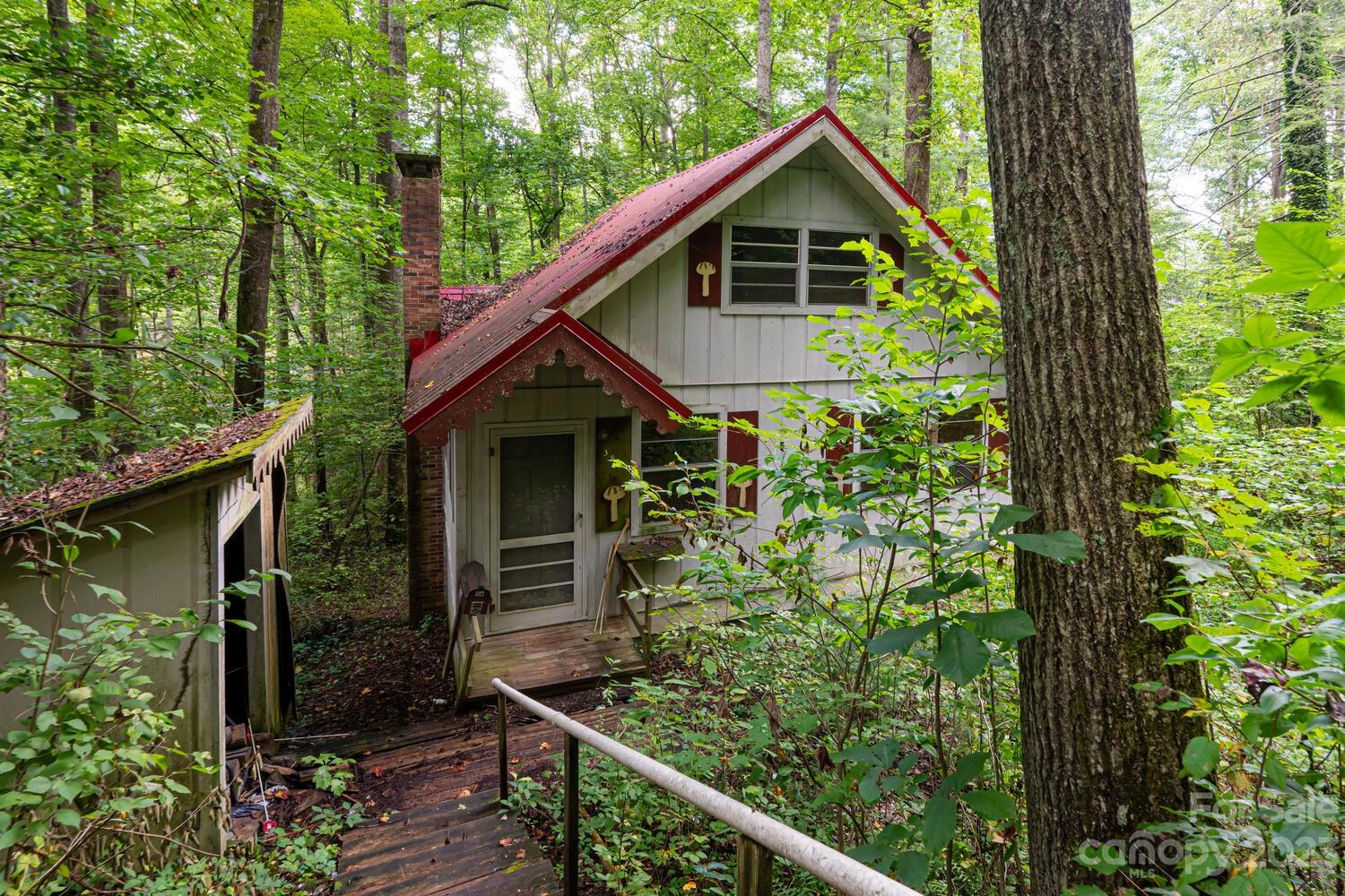 144 Pisgah Shadows Road Hendersonville NC 28739