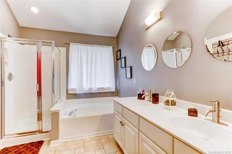 3913 Leghorn Court Charlotte NC 28215