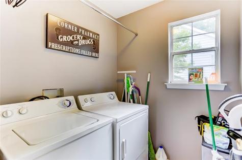 3913 Leghorn Court Charlotte NC 28215