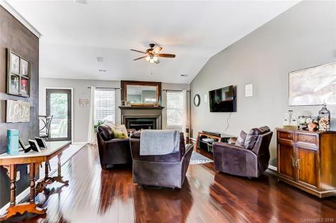 3913 Leghorn Court Charlotte NC 28215