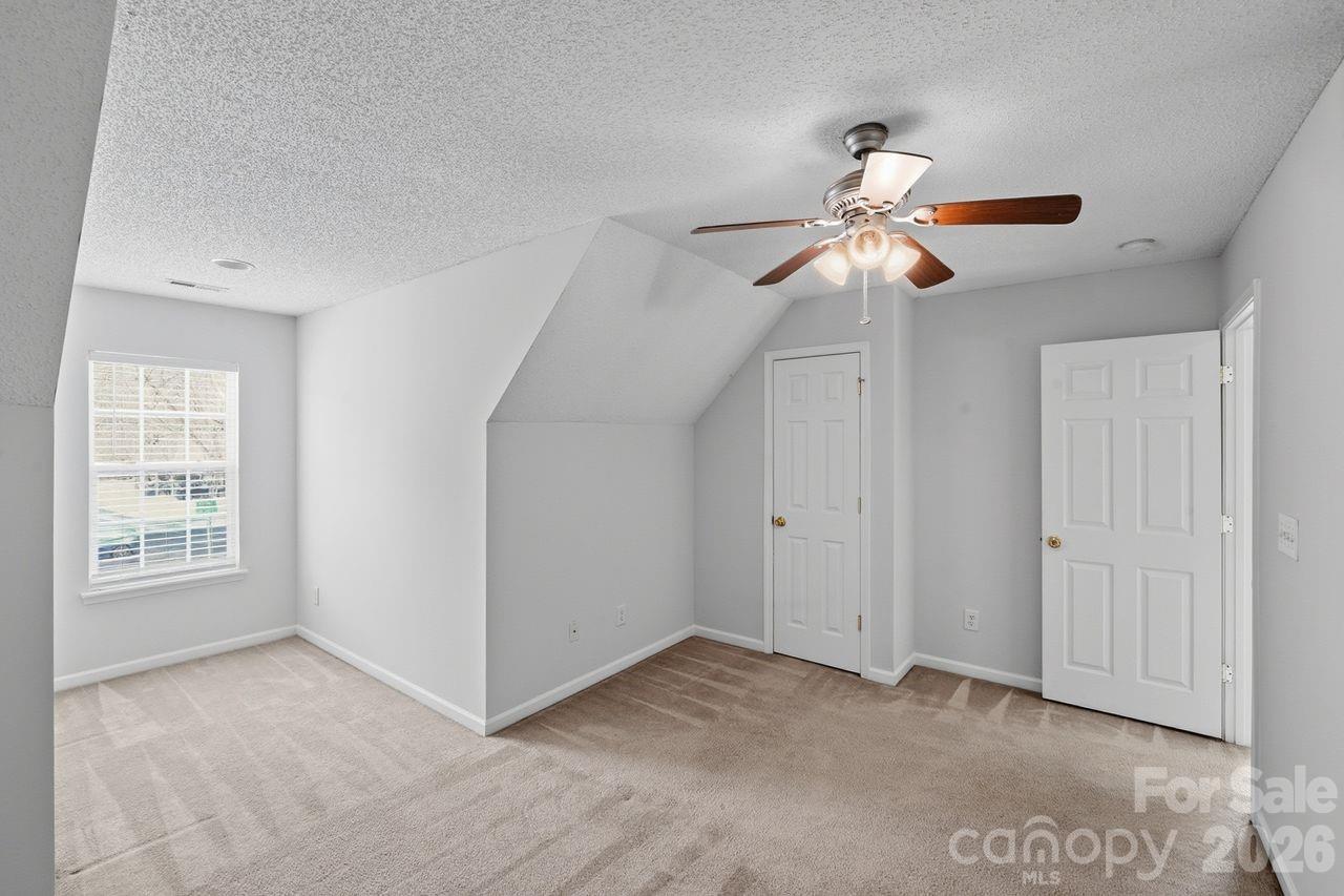 8221 Christmas Court Charlotte NC 28216