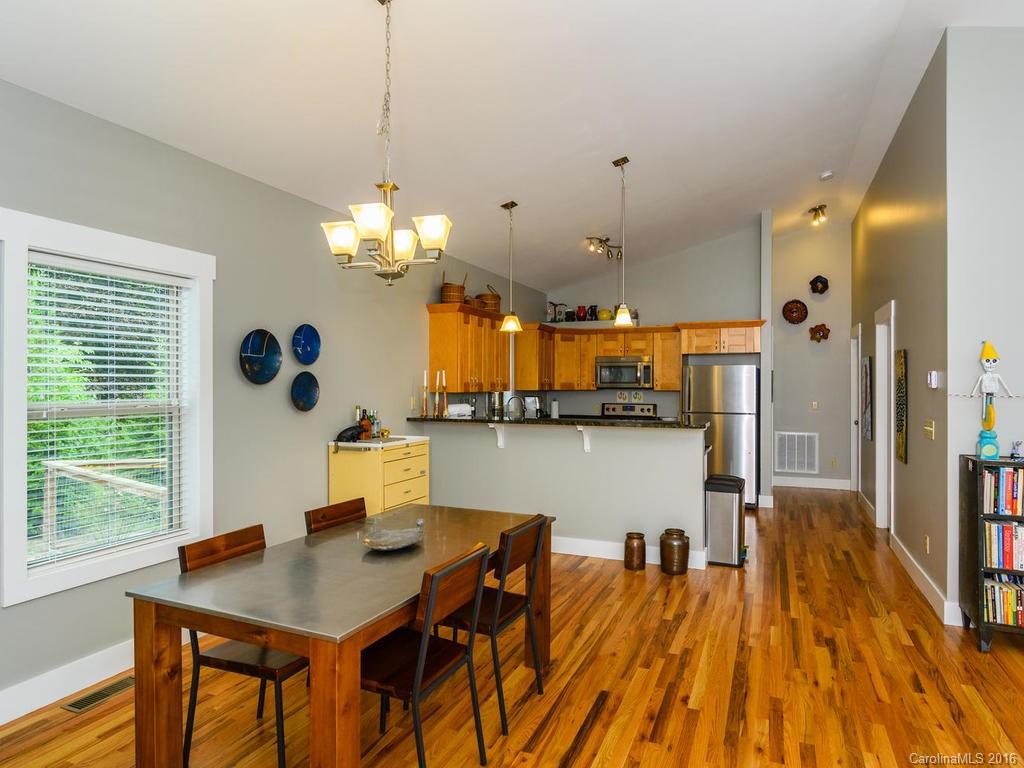 32 Yale Street Asheville NC 28806