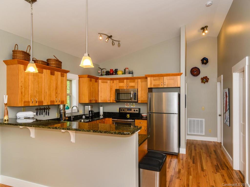 32 Yale Street Asheville NC 28806