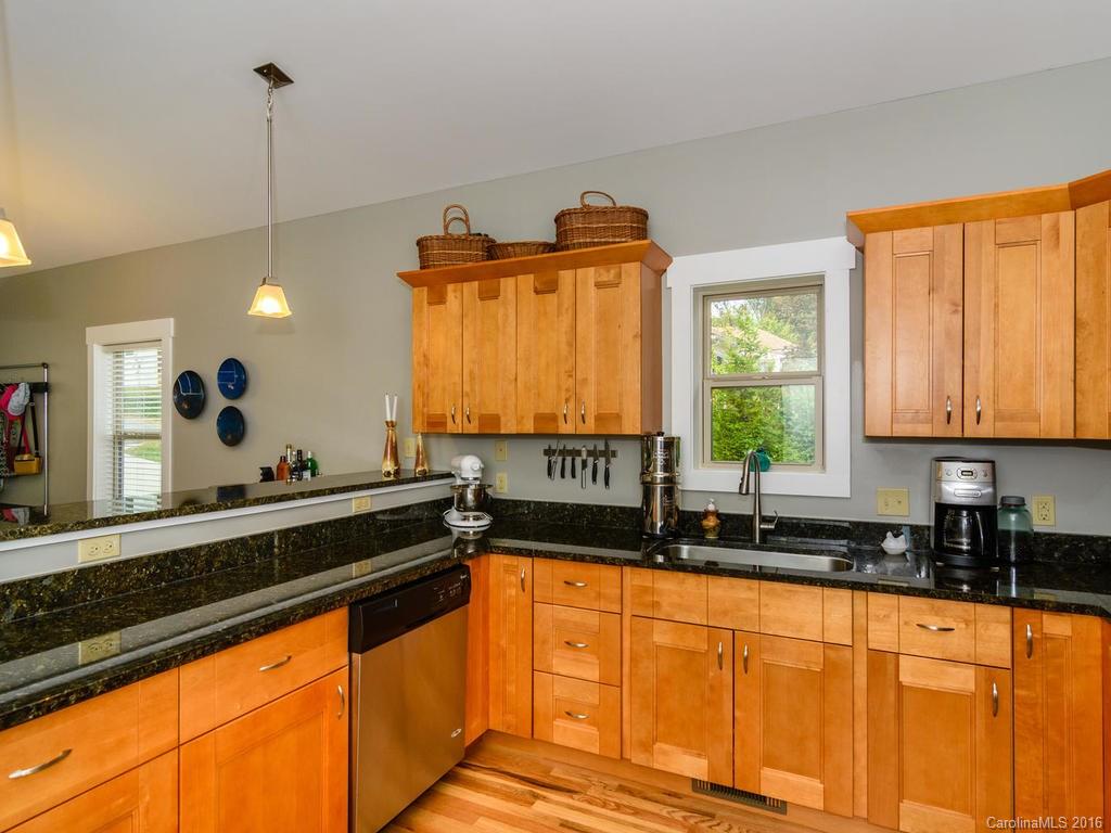 32 Yale Street Asheville NC 28806