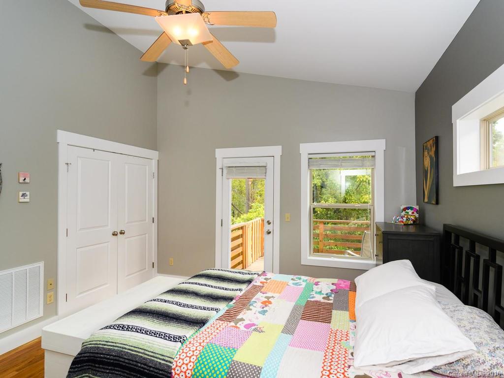 32 Yale Street Asheville NC 28806