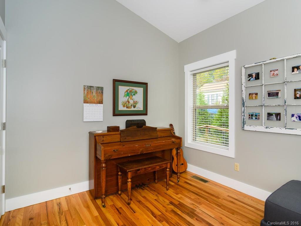 32 Yale Street Asheville NC 28806