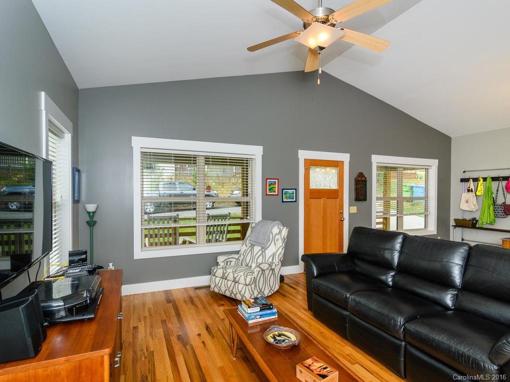 32 Yale Street Asheville NC 28806