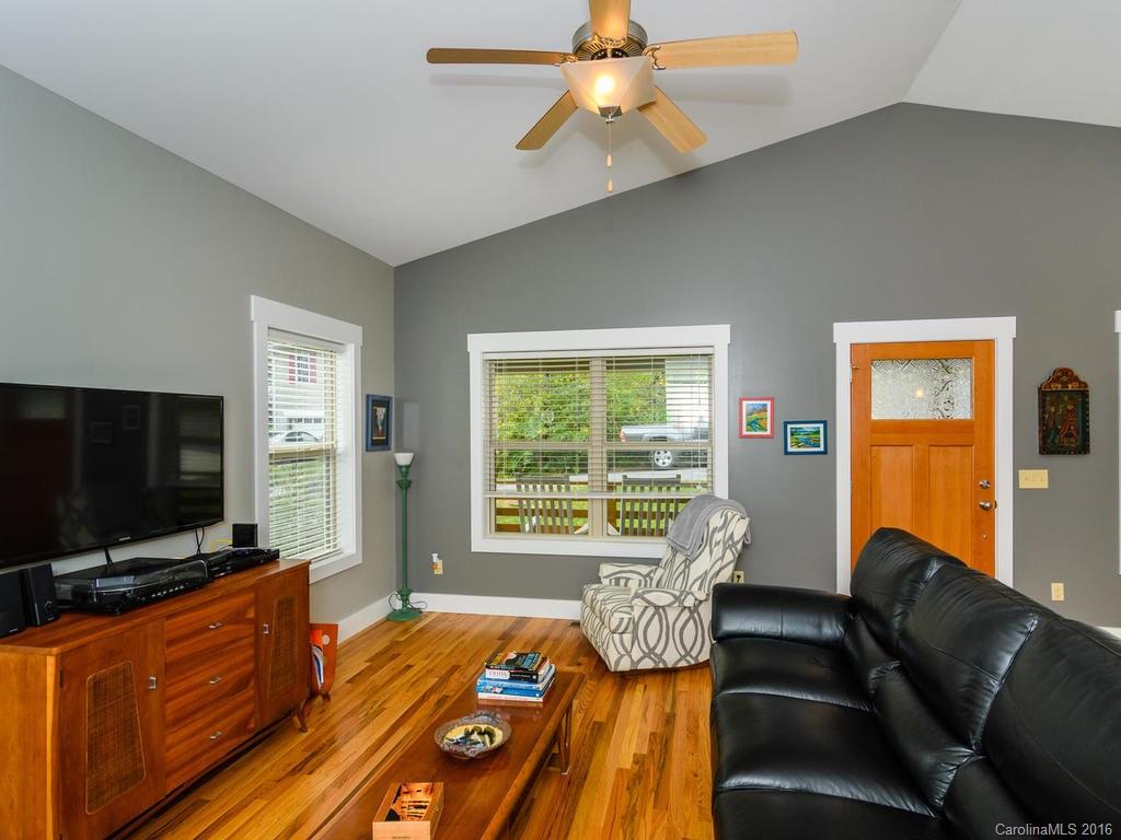 32 Yale Street Asheville NC 28806