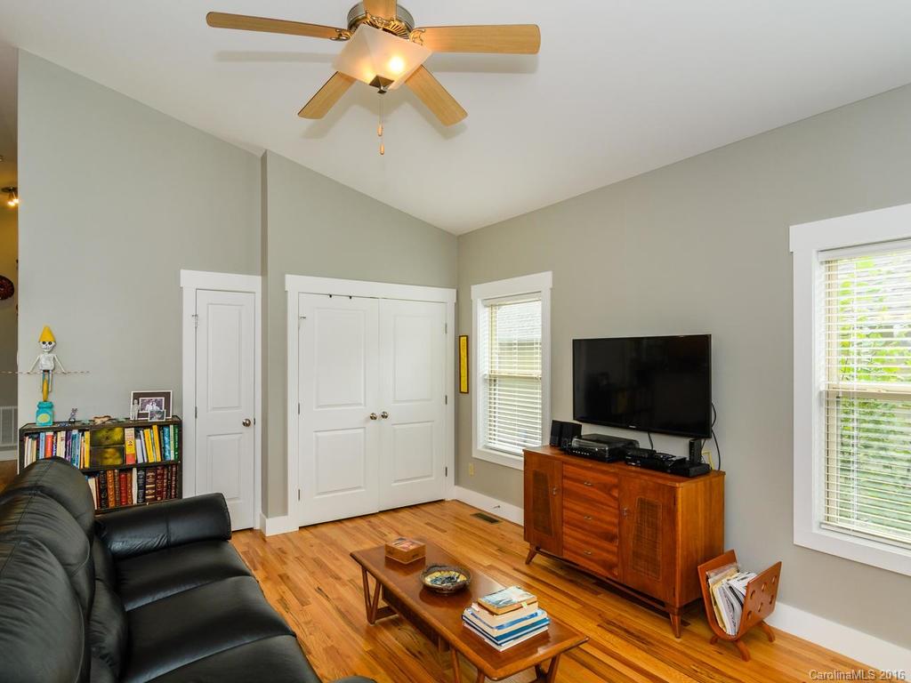 32 Yale Street Asheville NC 28806