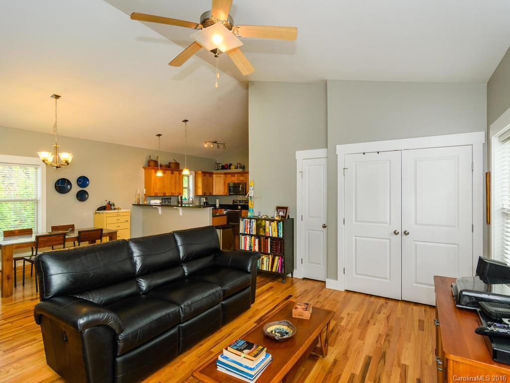 32 Yale Street Asheville NC 28806