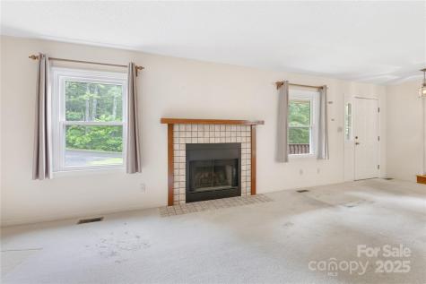 6 Stephanie Lane Asheville NC 28805