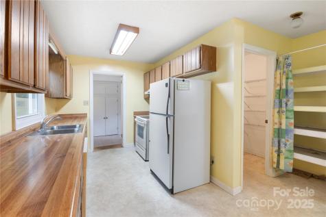 6 Stephanie Lane Asheville NC 28805