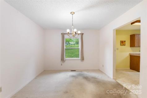 6 Stephanie Lane Asheville NC 28805